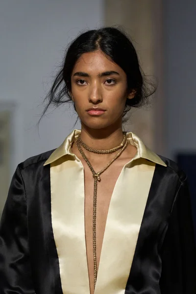 Look 38